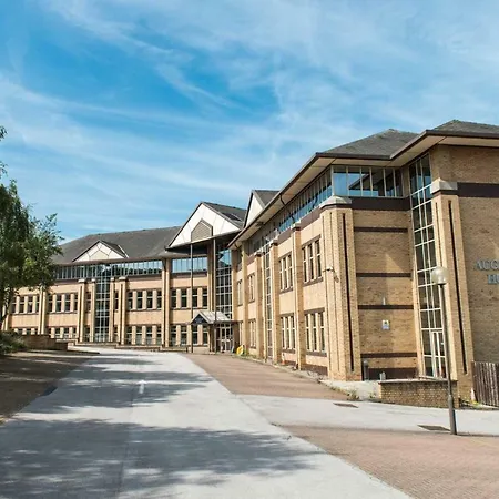 Bd1 Properties * Bradford (West Yorkshire)